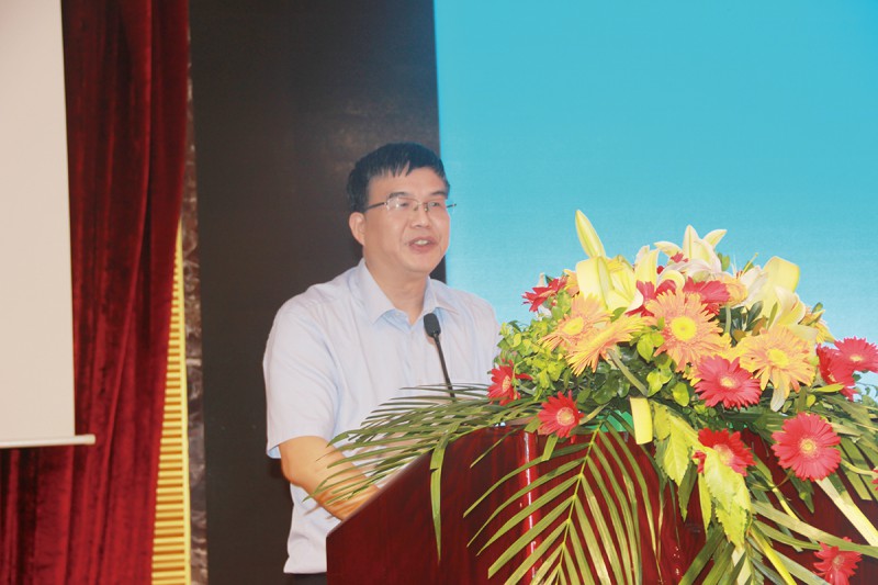 5.佛山佛塑科技集團股份有限公司總經理陳志雄作&ldquo;雙向拉伸薄膜行業的最新技術發展趨勢探討&rdquo;的發言