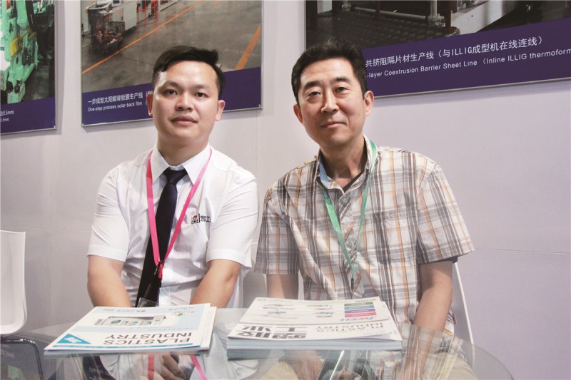 天津恒瑞總經理魏利國（右）與本刊記者合影