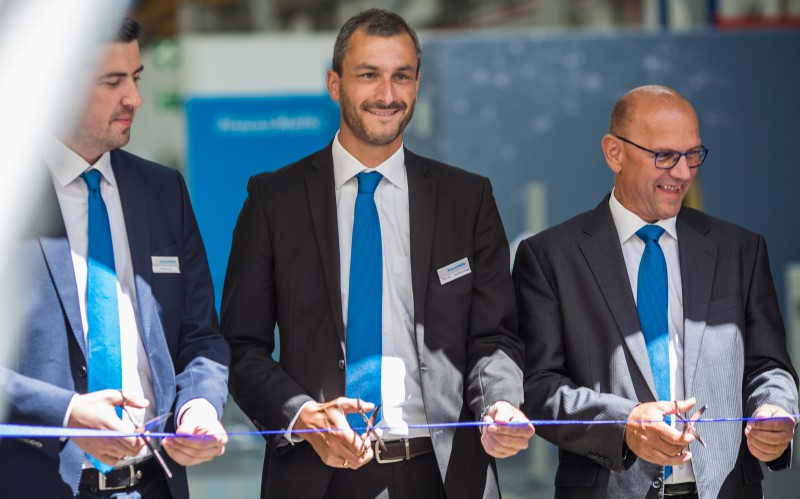 克勞斯瑪菲擠壓專家Wolfgang Hinz， Daniel Lachhammer 和Josef Renkl 從左至右)