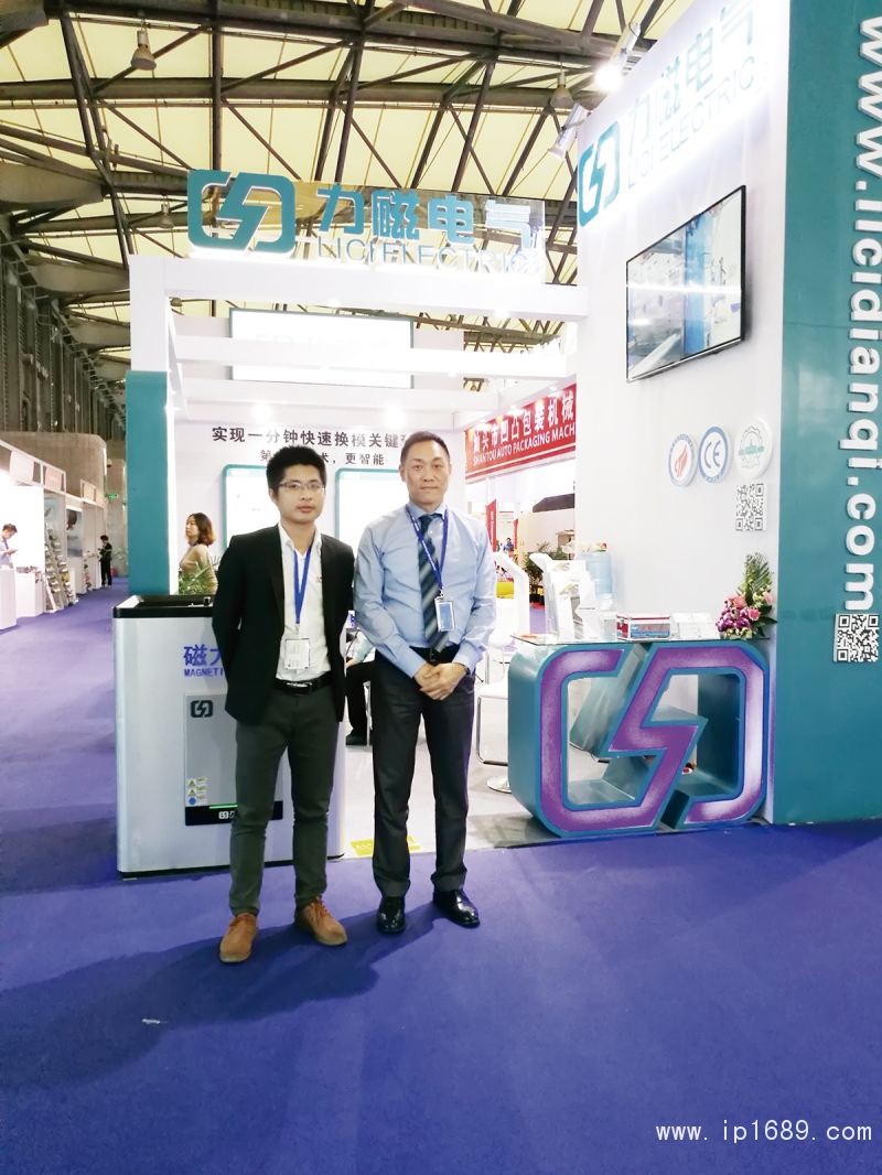 青島力磁李建業總監（右）