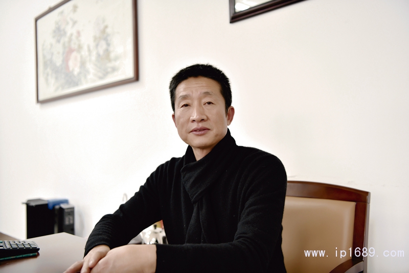 上海巨遠塑料機械有限公司總經理秦少鋒