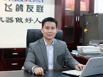 巧借外力  飛鴿高配置吹瓶機持續推陳出新