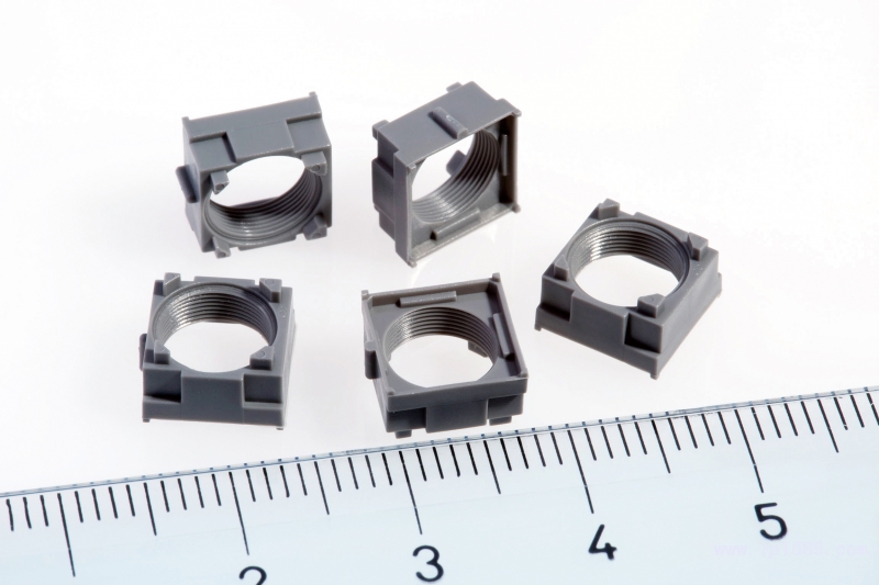 調焦裝置&mdash;&mdash;擁有內螺紋的部件樣品，在一臺MicroPower注塑機上實現了工業化生產