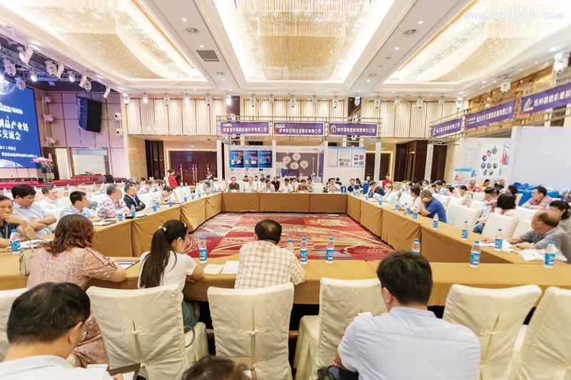 企業代表參加座談會。