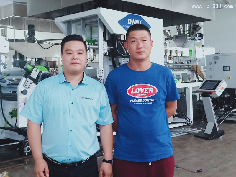 河北連大包裝制品有限公司銷售部經理陶林（右）-