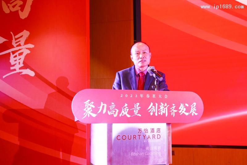 廣東冠盛新材料股份有限公司董事長、佛山市塑料制品行業協會第一屆會長劉錦柱