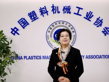 粟東平：希望為我們所愛的生活、事業奉獻更多光和熱