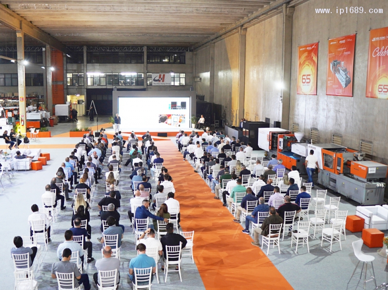 震雄一直致力于為當地客戶提供更優質、完善的產品和售后服務