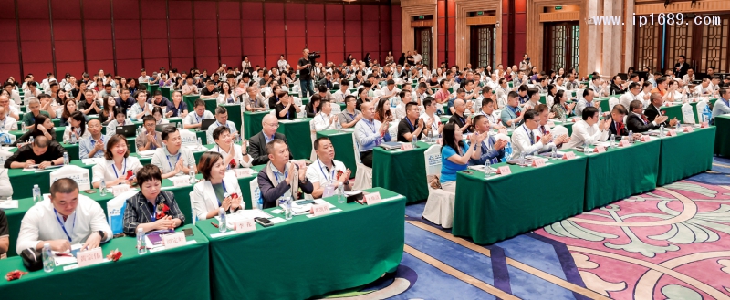 大會吸引了塑料行業產業鏈上下游超500名企業代表、專家、學者熱情參會