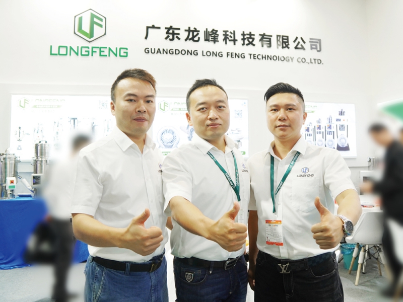 廣東龍峰實業有限公司總經理林春銘（中）-拷貝