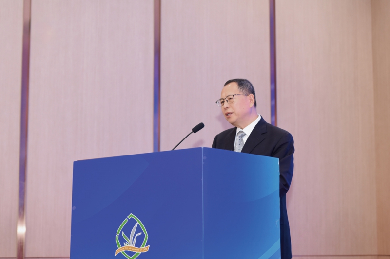 1-中國輕工業聯合會兼職副會長、中國塑料加工工業協會理事長王占杰