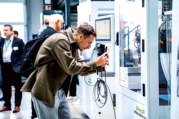 伊之密德國子公司以一場精彩紛呈的&ldquo;技術秀&rdquo;拉開了活動序幕