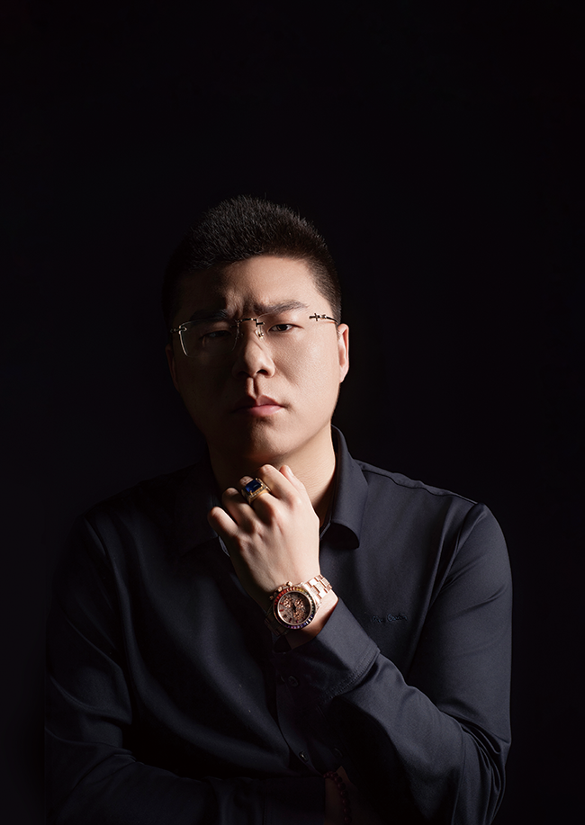 金湖集團(tuán)董事長(zhǎng) 何韜
